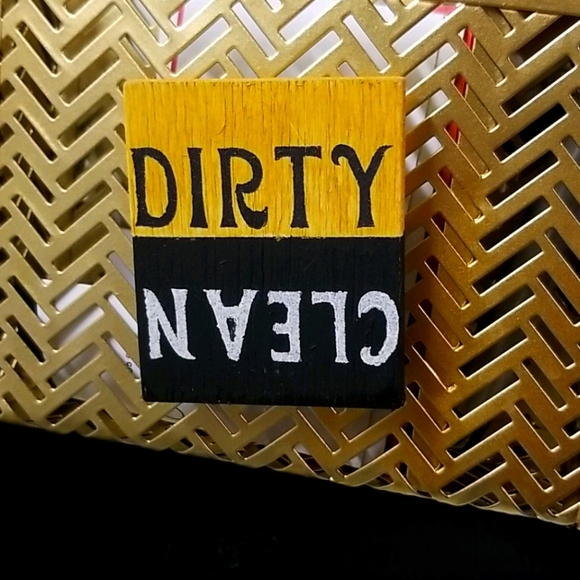 Dish Magnet - Picture 1 of 1